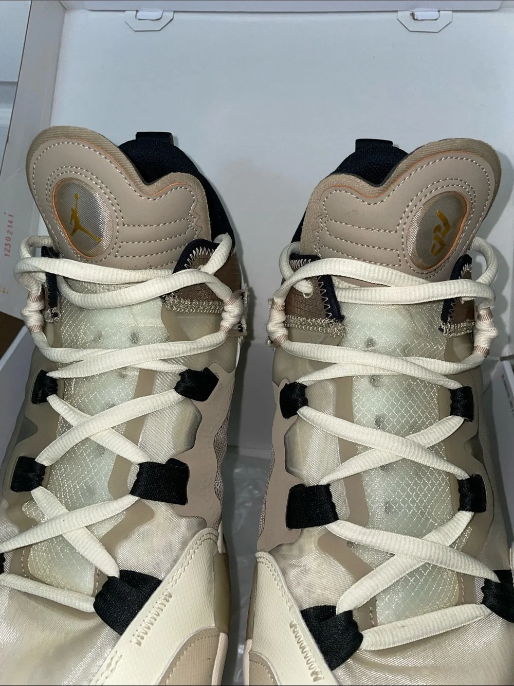 EUC Jordan Why Not .5 Men’s 13 basketball shoes coconut milk/black-khaki